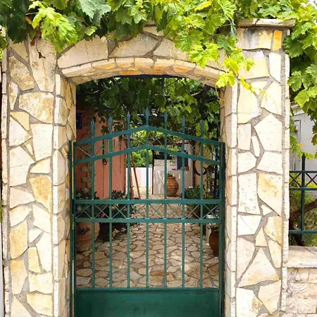 Holiday home Marlene Karavomylos