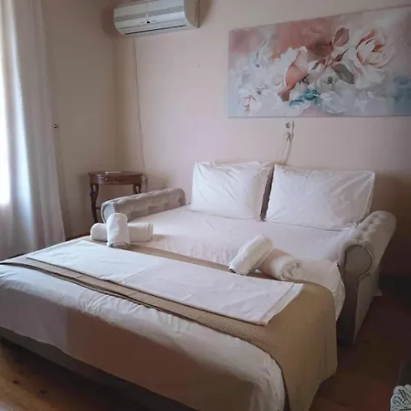 Marlene كارافوميلوس